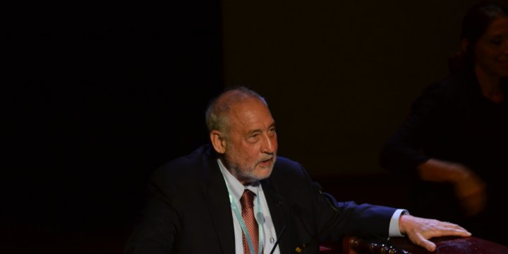 Stiglitz